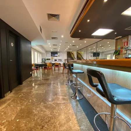 雷乌卡酒店